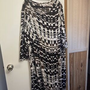 Plus size VIP Knits by Avenue Dress size 30/32 4X PTP 32, good condition
